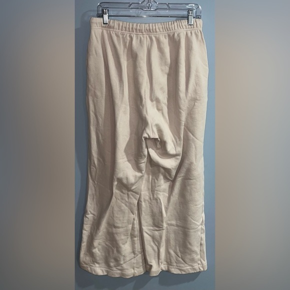 old navy- Cream sweatpants - Picture 3 of 6
